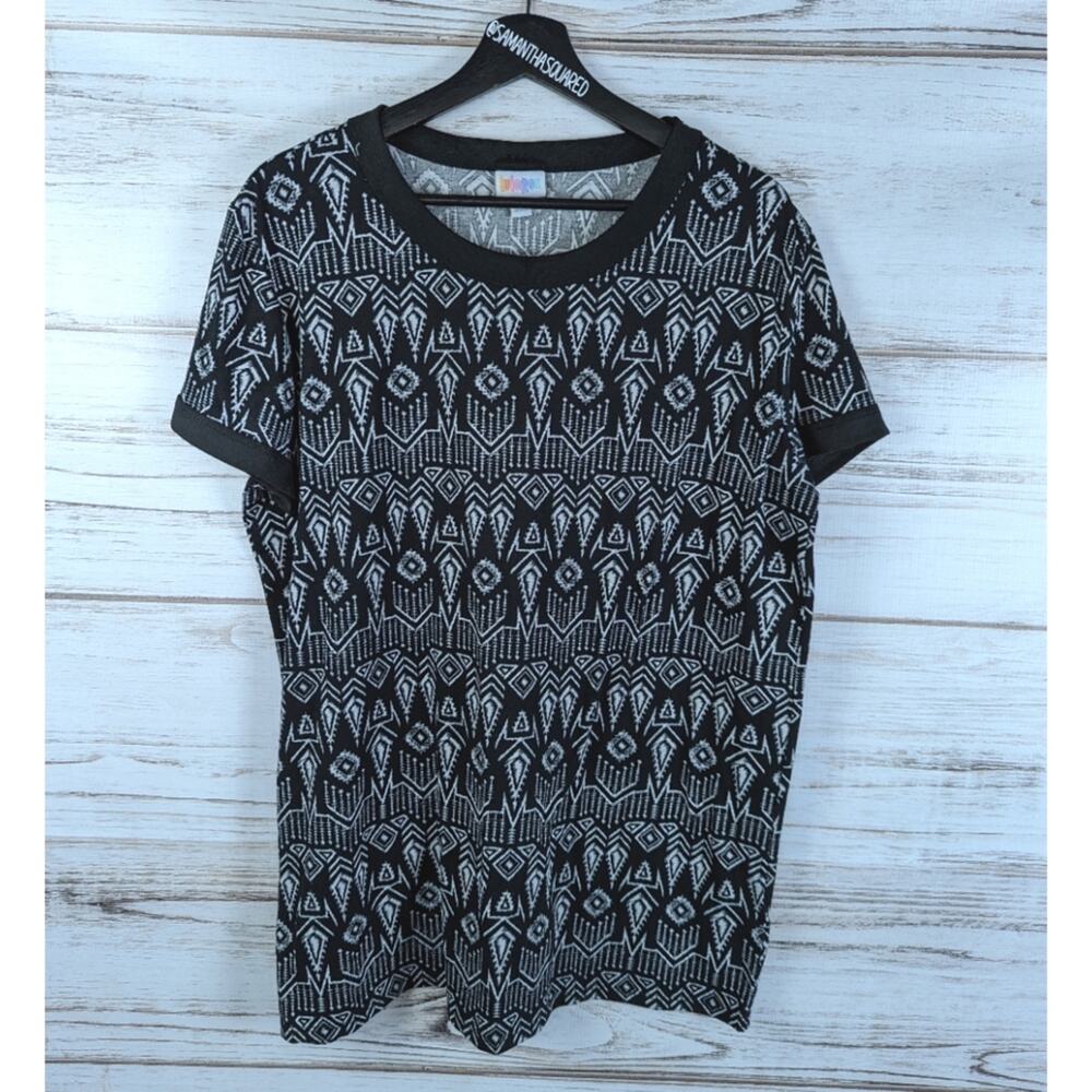 LulaRoe Black and White Short Sleeve Tee Shirt Sz XL